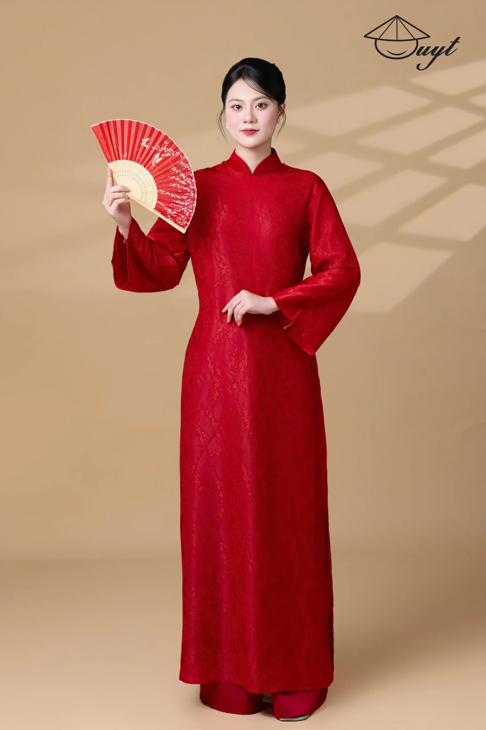 Áo dài đỏ